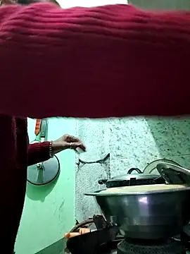 Hotty-Nidhi online show from November 2025 03:22:01 PM