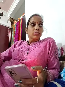 Hotty-Nidhi online show from October 2025 03:33:01 PM