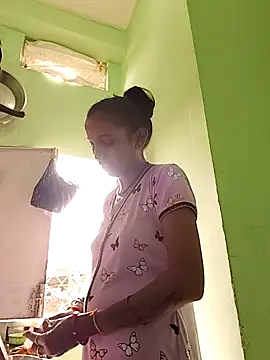 Hotty-Nidhi online show from October 2025 04:58:02 AM