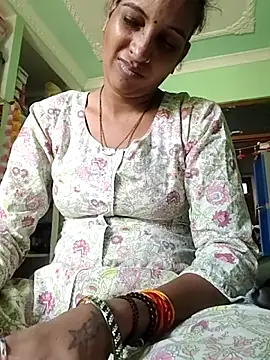 Hotty-Nidhi online show from November 2025 07:45:02 AM