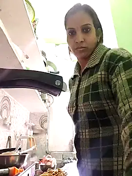 Hotty-Nidhi online show from December 2025 04:56:02 AM