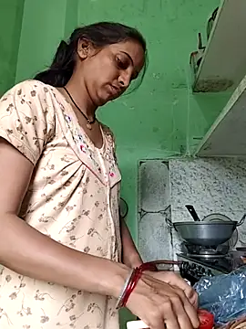 Hotty-Nidhi online show from October 2025 04:48:01 AM