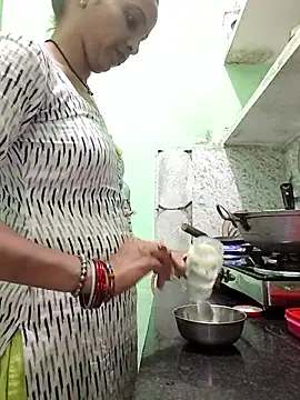 Hotty-Nidhi online show from October 2025 04:42:02 PM