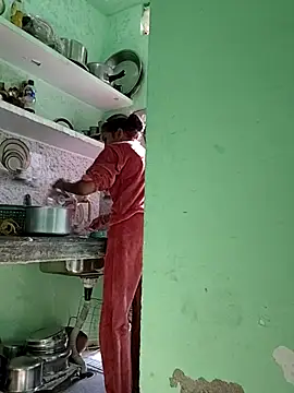 Hotty-Nidhi online show from November 2025 04:57:02 AM