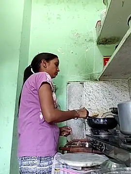 Hotty-Nidhi online show from May 2026 05:49:01 AM