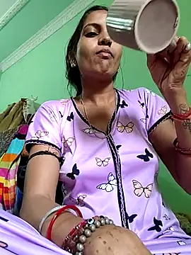 Hotty-Nidhi online show from February 2026 03:40:01 AM