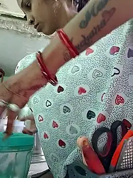 Hotty-Nidhi online show from February 2026 04:25:02 AM