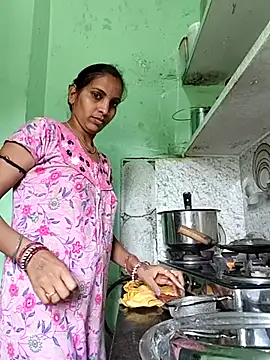 Hotty-Nidhi online show from April 2026 06:15:02 AM