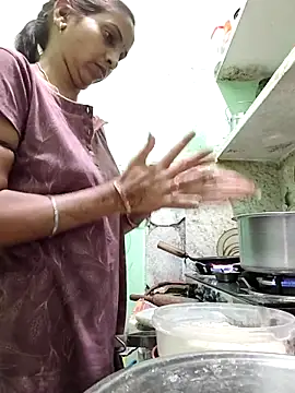 Hotty-Nidhi online show from March 2026 04:13:01 PM