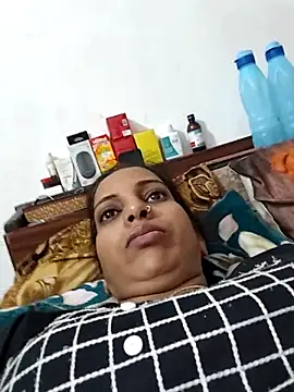 Hotty-Nidhi online show from February 2026 03:04:01 AM