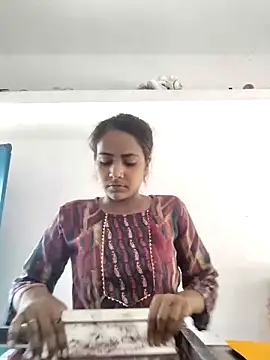 indiancute43 online show from May 2026 06:00:02 AM