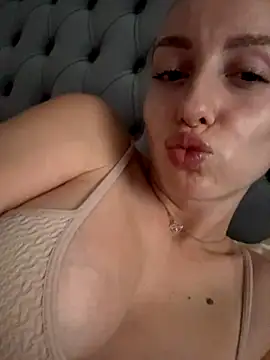 AlexisWhit online show from October 2025 07:10:02 AM
