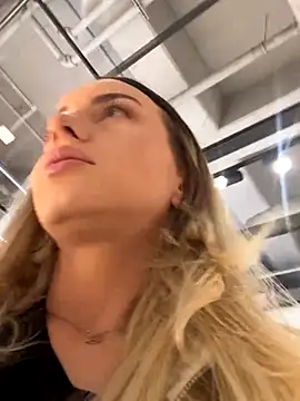 AlexisWhit online show from October 2025 08:48:02 AM