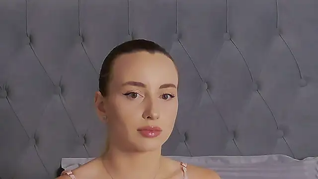 AlexisWhit online show from October 2025 06:47:02 AM
