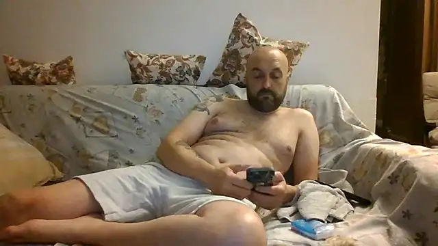 Snapshot of maxxxio12 chatting on July 2026 07:57:02 PM maxxxio12 online show from July 2026 07:57:02 PM