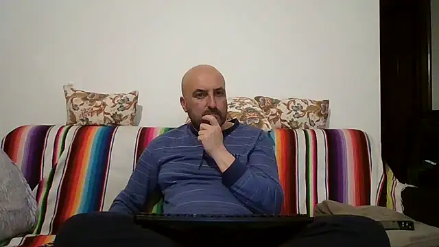 maxxxio12 online show from April 2026 06:15:02 PM