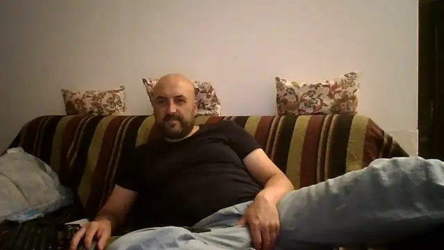Snapshot of maxxxio12 chatting on June 2026 07:18:02 PM maxxxio12 online show from June 2026 07:18:02 PM