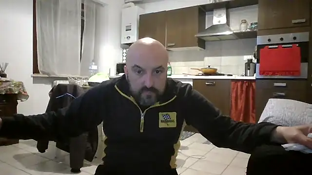 maxxxio12 online show from April 2026 06:53:02 PM