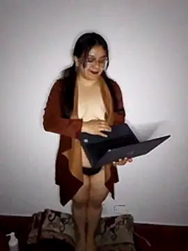 Snapshot of AnaHobson chatting on October 2025 09:22:02 AM AnaHobson online show from October 2025 09:22:02 AM