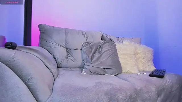 AshtonnSummer online show from November 2025 04:55:01 PM