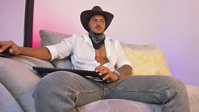 AshtonnSummer online show from October 2025 06:26:01 PM