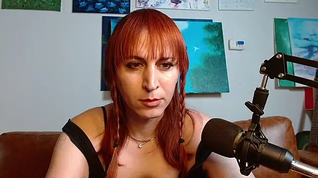 Snapshot of ChewyCandy chatting on October 2025 10:32:02 PM ChewyCandy online show from October 2025 10:32:02 PM