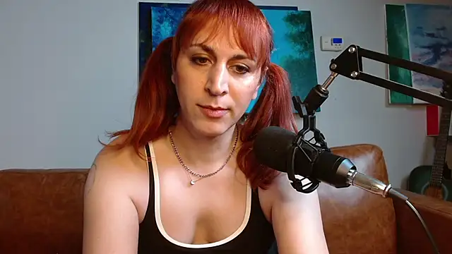 Snapshot of ChewyCandy chatting on October 2025 11:58:02 PM ChewyCandy online show from October 2025 11:58:02 PM