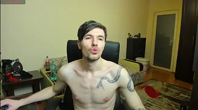 Snapshot of JustinPorno chatting on March 2025 05:24:01 AM JustinPorno online show from March 2025 05:24:01 AM