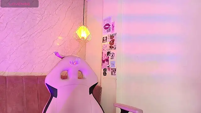 adara evanss online show from November 2025 08:35:02 PM