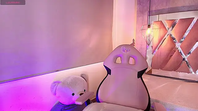 adara evanss online show from November 2025 06:30:02 PM