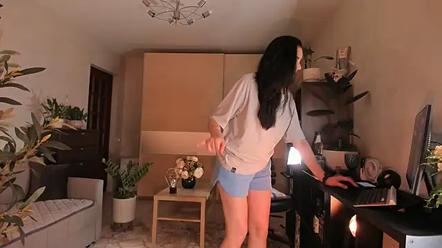 Snapshot of Viki_Bellson chatting on September 2025 06:18:02 PM Viki Bellson online show from September 2025 06:18:02 PM