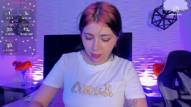 Snapshot of Melody_Black_ chatting on May 2026 10:57:01 PM Melody Black online show from May 2026 10:57:01 PM