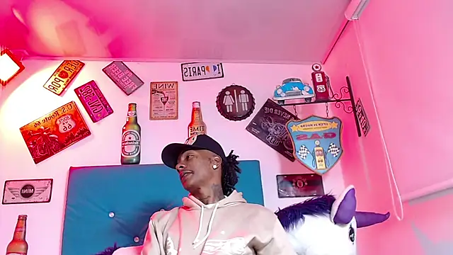 lili roussi online show from November 2025 12:14:02 AM