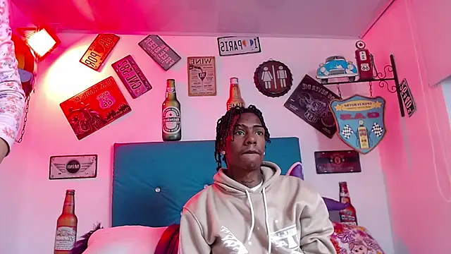 lili roussi online show from October 2025 12:22:02 AM