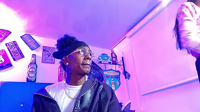 lili roussi online show from November 2025 12:47:02 AM