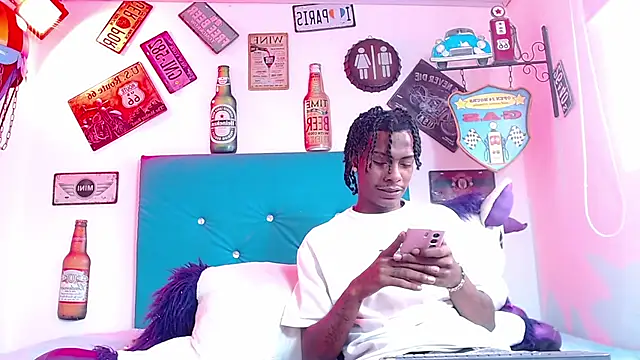 lili roussi online show from October 2025 05:20:02 PM