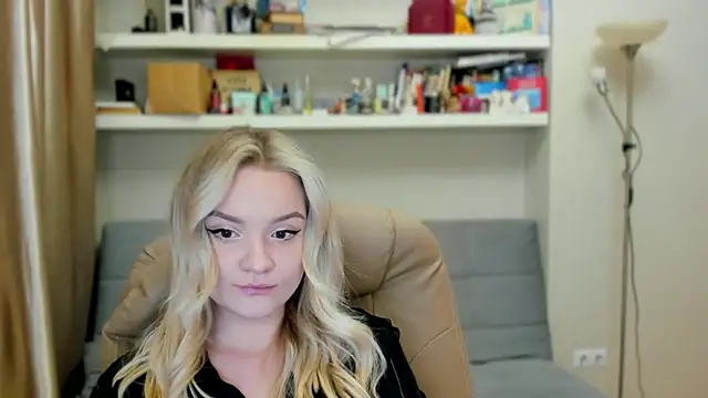 Kara Smith  online show from December 2025 11:04:01 PM