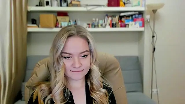 Kara Smith  online show from November 2025 11:09:01 PM