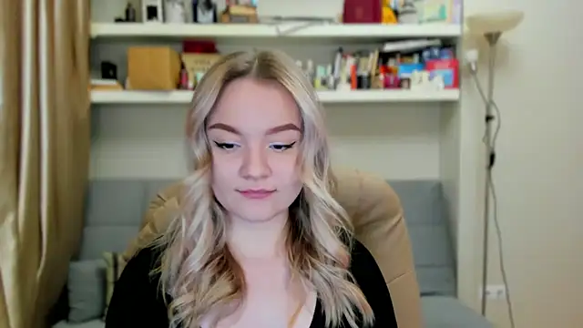 Kara Smith  online show from November 2025 12:04:02 AM