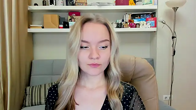 Snapshot of Kara_Smith_ chatting on December 2024 01:09:02 AM Kara Smith online show from December 2024 01:09:02 AM