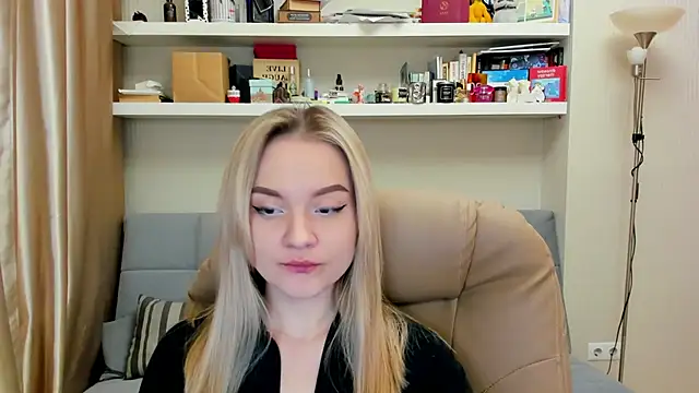 Snapshot of Kara_Smith_ chatting on March 2025 12:12:01 AM Kara Smith online show from March 2025 12:12:01 AM