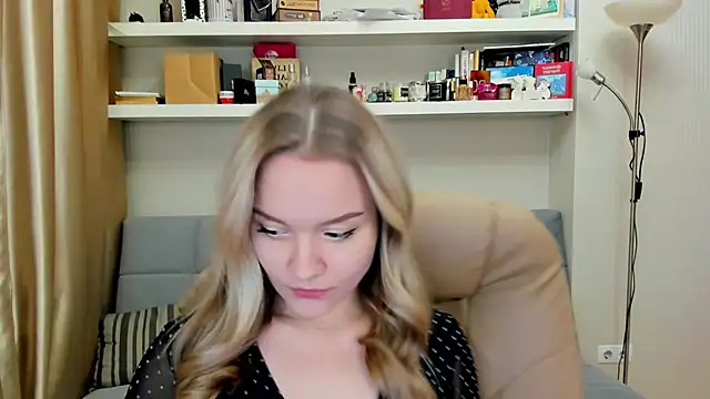 Snapshot of Kara_Smith_ chatting on December 2024 09:20:02 PM Kara Smith online show from December 2024 09:20:02 PM