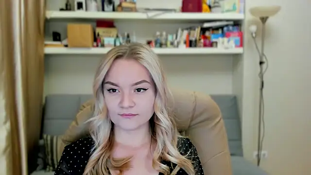 Snapshot of Kara_Smith_ chatting on October 2025 11:17:02 PM Kara Smith online show from October 2025 11:17:02 PM