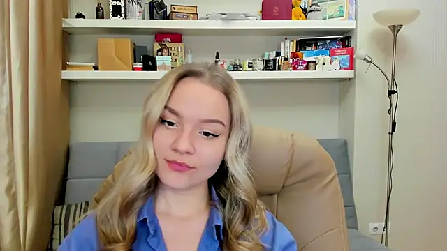 Snapshot of Kara_Smith_ chatting on December 2024 10:06:02 PM Kara Smith online show from December 2024 10:06:02 PM