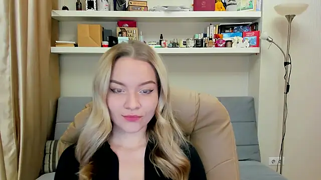 Snapshot of Kara_Smith_ chatting on December 2024 10:12:02 PM Kara Smith online show from December 2024 10:12:02 PM