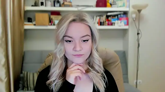 Snapshot of Kara_Smith_ chatting on October 2025 10:12:02 PM Kara Smith online show from October 2025 10:12:02 PM