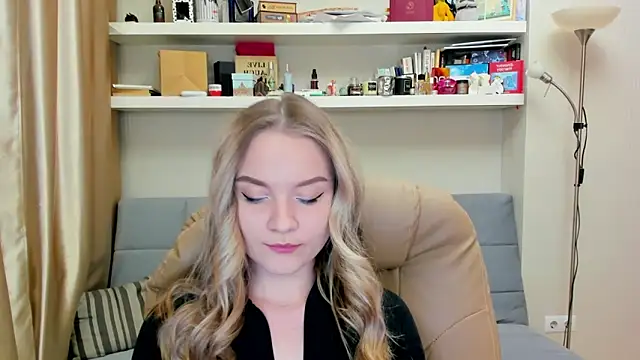 Snapshot of Kara_Smith_ chatting on January 2025 10:51:01 PM Kara Smith online show from January 2025 10:51:01 PM