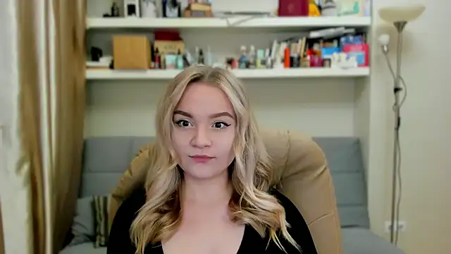 Snapshot of Kara_Smith_ chatting on October 2025 11:16:01 PM Kara Smith online show from October 2025 11:16:01 PM
