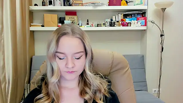 Snapshot of Kara_Smith_ chatting on January 2025 12:38:01 AM Kara Smith online show from January 2025 12:38:01 AM