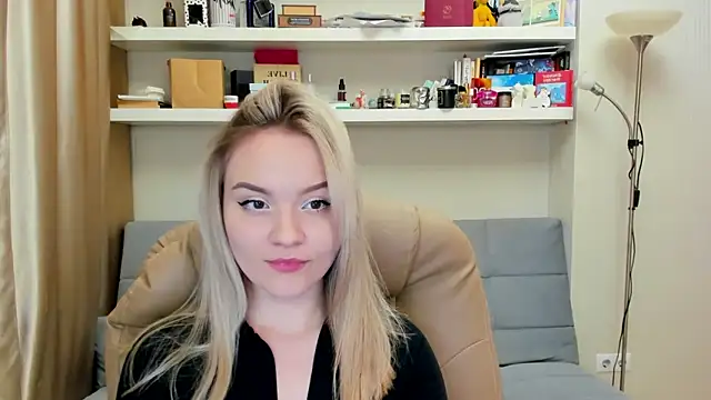 Snapshot of Kara_Smith_ chatting on February 2025 10:29:02 PM Kara Smith online show from February 2025 10:29:02 PM